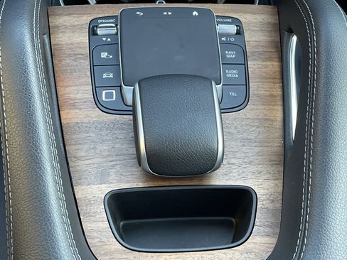 Certified 2025 Mercedes-Benz GLE 450e 4MATIC image 36