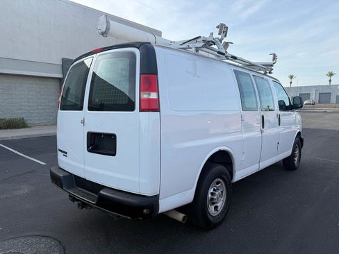 Used 2013 Chevrolet Express 2500 image 3