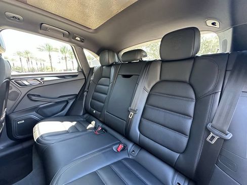 Used 2026 Porsche Macan AWD/4WD image 37