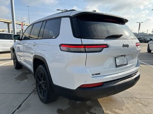 Used 2025 Jeep Grand Cherokee L Altitude image 6