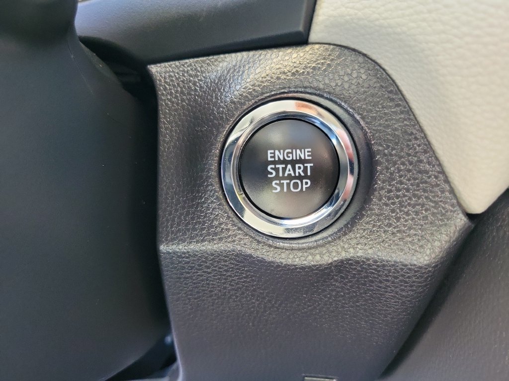 Used 2025 Toyota RAV4 XLE w/ Convenience Package FWD image 34