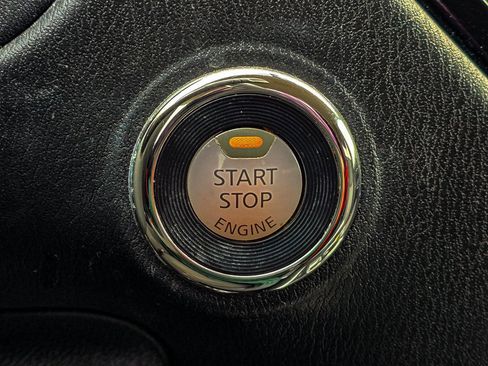 Used 2020 Nissan Pathfinder S image 17