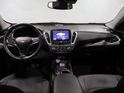Used 2025 Chevrolet Malibu LS w/ Driver Confidence Package FWD image 17