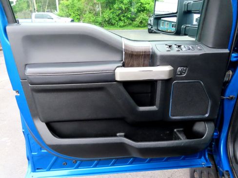 Used 2021 Ford F350 Lariat image 27