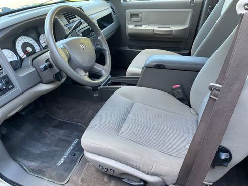 Used 2011 Dodge Dakota Big Horn image 5