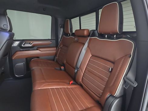 Used 2024 GMC Sierra 2500 Denali Ultimate w/ Max Trailering Package AWD/4WD image 31