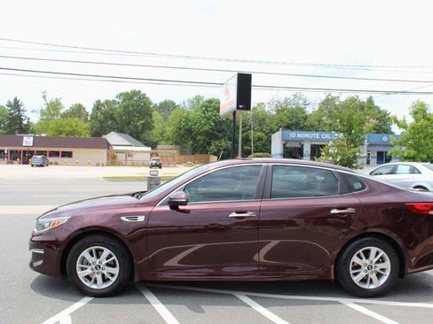 Used 2017 Kia Optima LX w/ Convenience Package FWD image 10