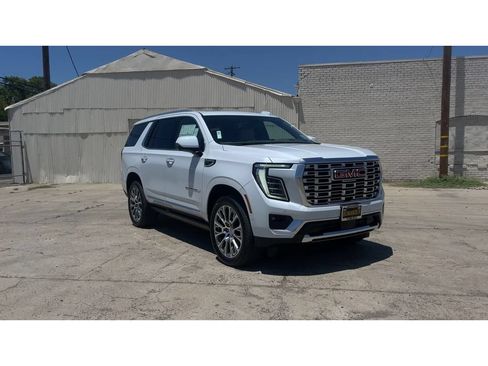 New 2026 GMC Yukon Denali w/ Denali Reserve Package AWD/4WD image 5
