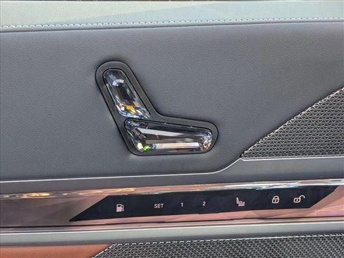 New 2026 BMW 750e xDrive image 4