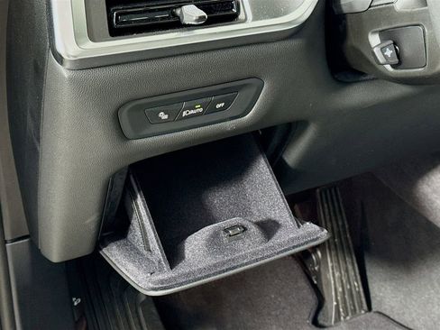 Used 2026 BMW X5 sDrive40i w/ Executive Package image 10