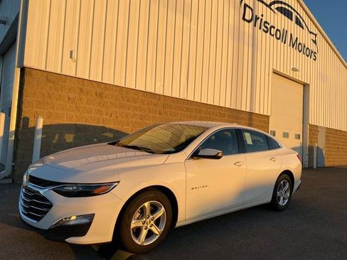 Used 2024 Chevrolet Malibu LT FWD image 2