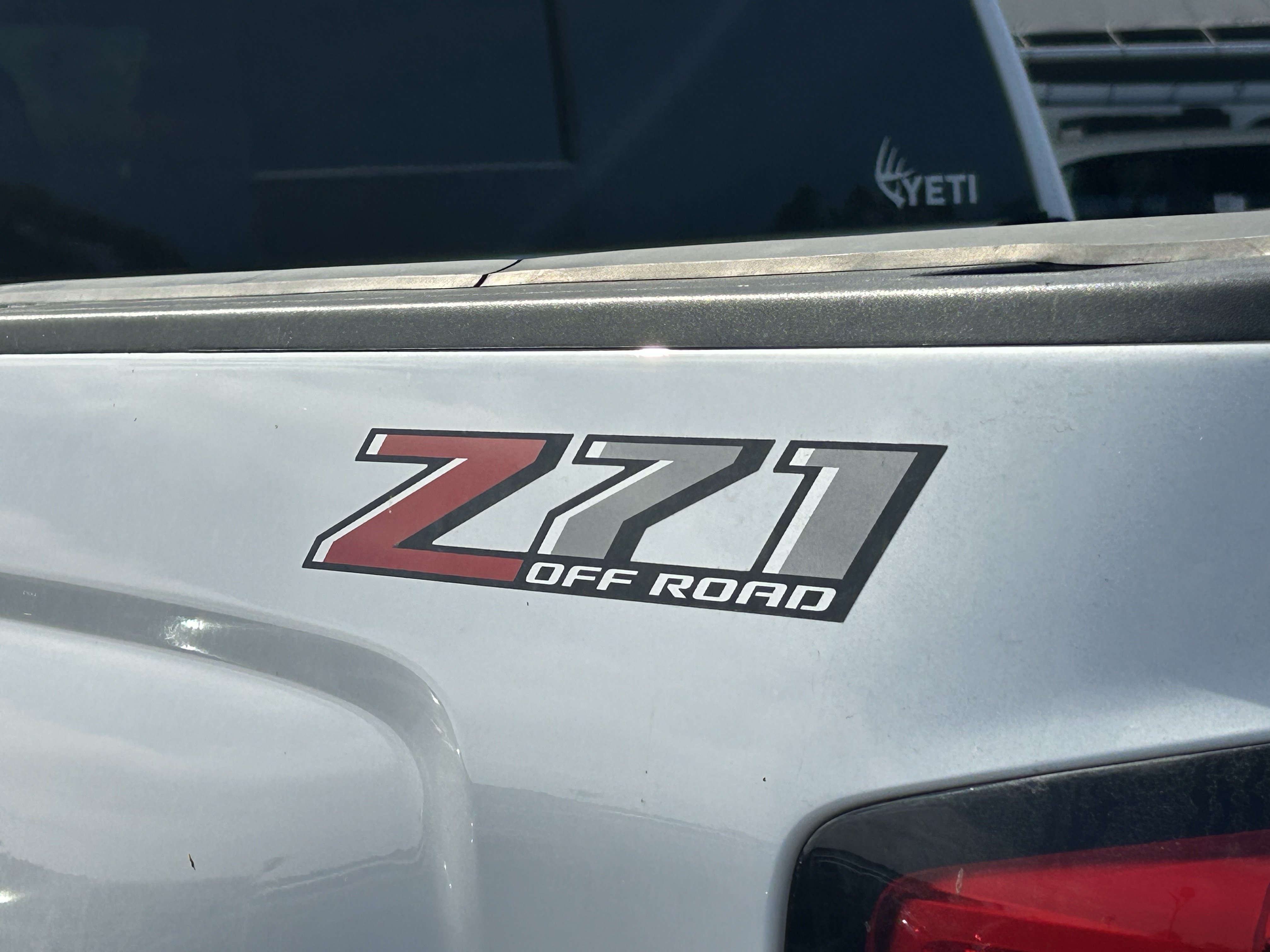 Used 2018 Chevrolet Silverado 1500 LT w/ All Star Edition AWD/4WD image 4