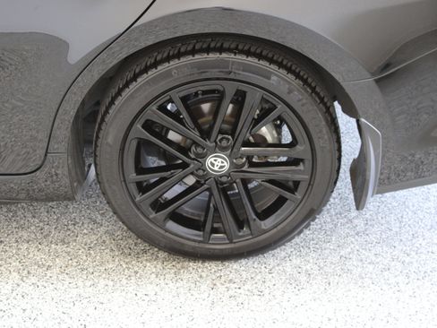 Used 2025 Toyota Camry SE w/ Convenience Package FWD image 10