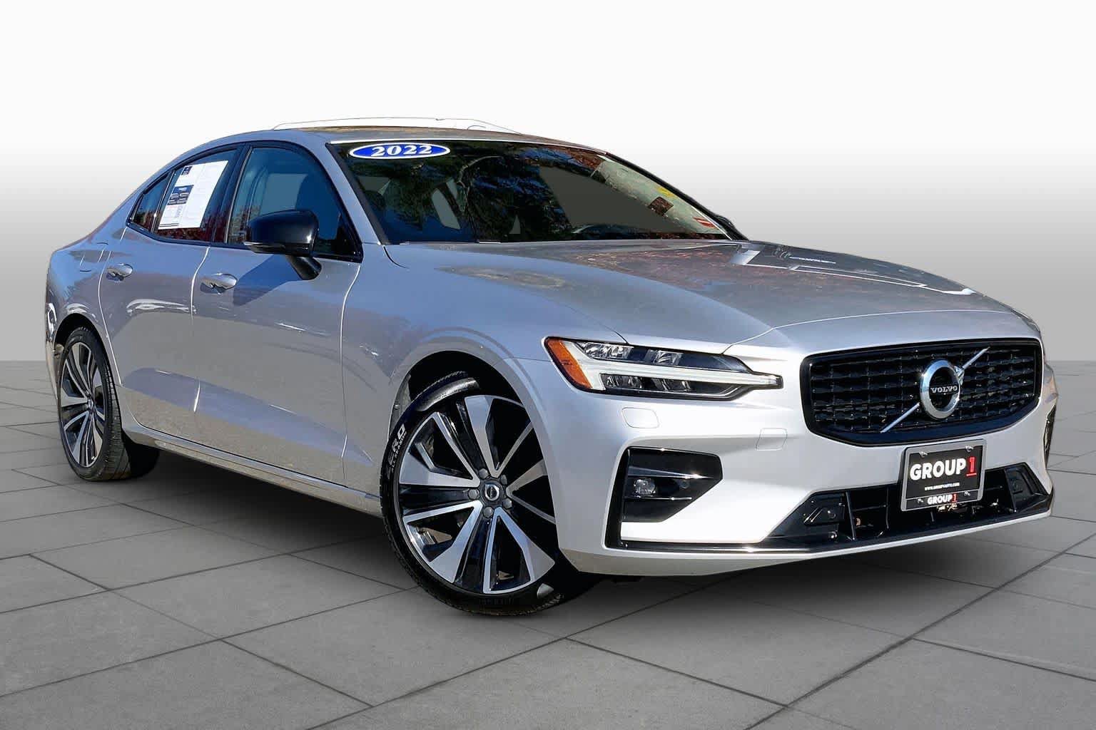 Used 2022 Volvo S60 B5 Momentum w/ Premium Package AWD/4WD image 3