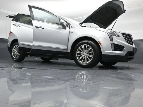 Used 2017 Cadillac XT5 Luxury w/ Driver Awareness Package AWD/4WD image 53
