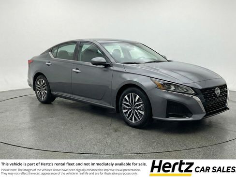 Used 2025 Nissan Altima 2.5 SV FWD image 1