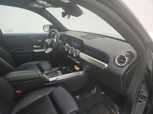 Certified 2024 Mercedes-Benz GLB 250 image 26