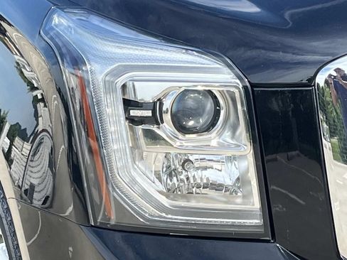 Used 2019 GMC Yukon Denali w/ Denali Ultimate Package AWD/4WD image 9