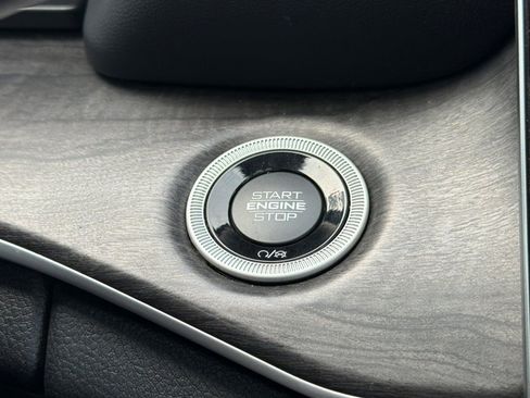 Used 2022 Jeep Grand Cherokee L Limited w/ Luxury Tech Group II image 23