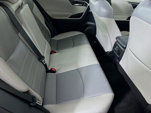 Used 2023 Toyota RAV4 XLE Premium image 28