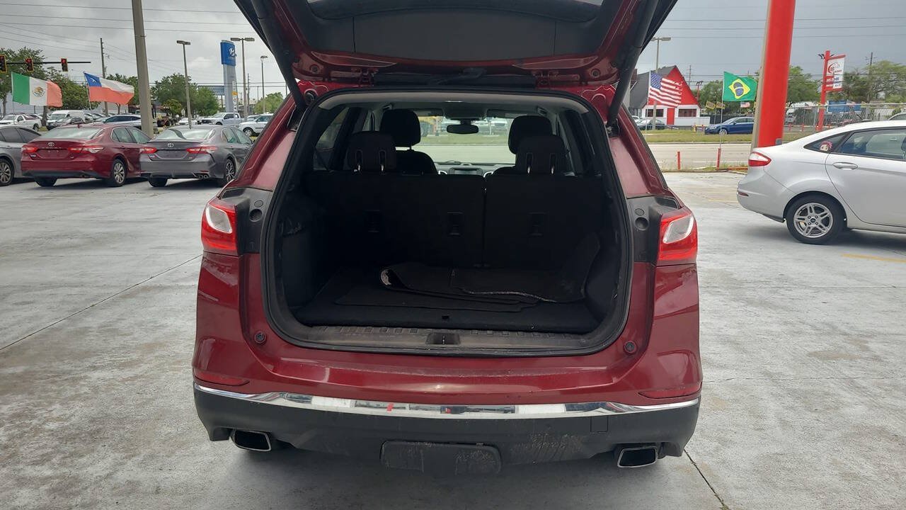 Used 2018 Chevrolet Equinox LT FWD image 2
