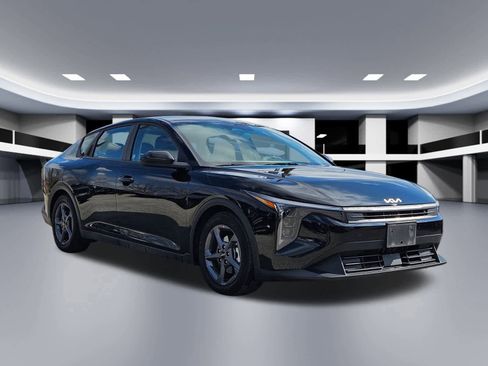 Certified 2025 Kia K4 LXS image 8