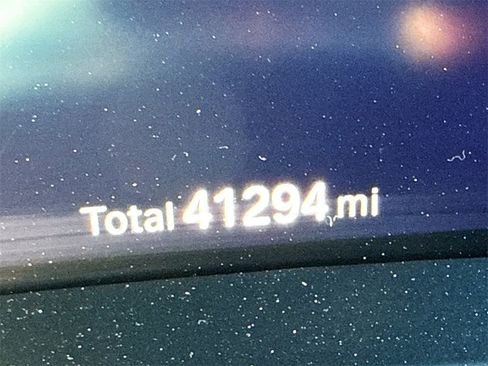 Used 2022 BMW X6 xDrive40i w/ M Sport Package image 12