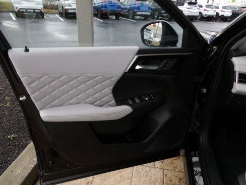 New 2025 Mitsubishi Outlander SEL image 19
