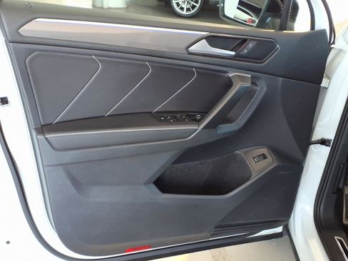 Certified 2023 Volkswagen Tiguan SE R-Line FWD image 10