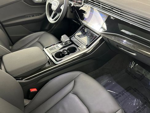 Used 2025 Audi Q8 Premium w/ Black Optic Package image 15