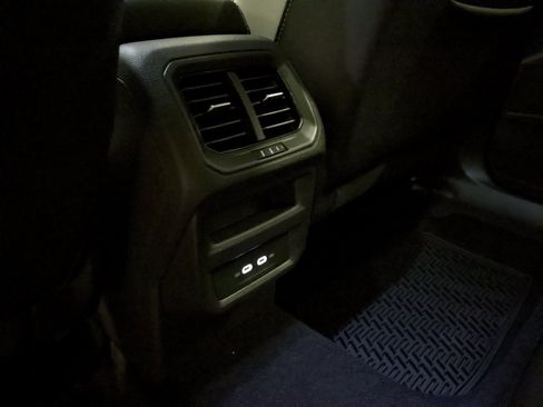 New 2026 Volkswagen Taos SE image 24