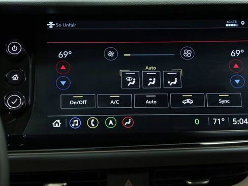 Used 2022 Buick Envision Avenir w/ Technology Package II image 18