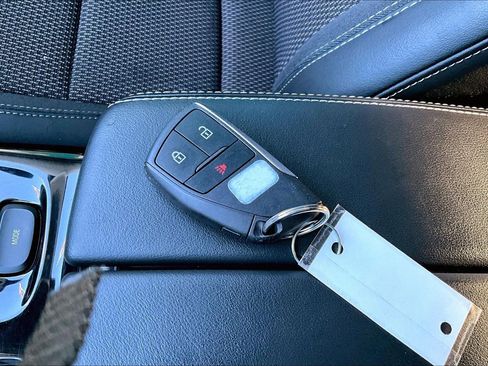 Used 2022 Buick Envision Preferred w/ Sport Touring Package image 10