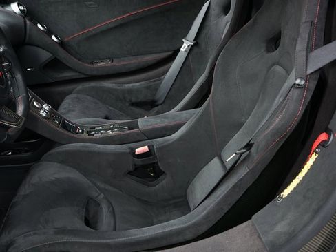 Used 2015 McLaren 650S Spider image 9