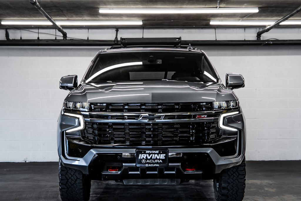 Used 2022 Chevrolet Tahoe Z71 w/ Luxury Package AWD/4WD image 8