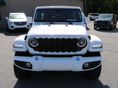 Used 2024 Jeep Wrangler High Altitude AWD/4WD image 10