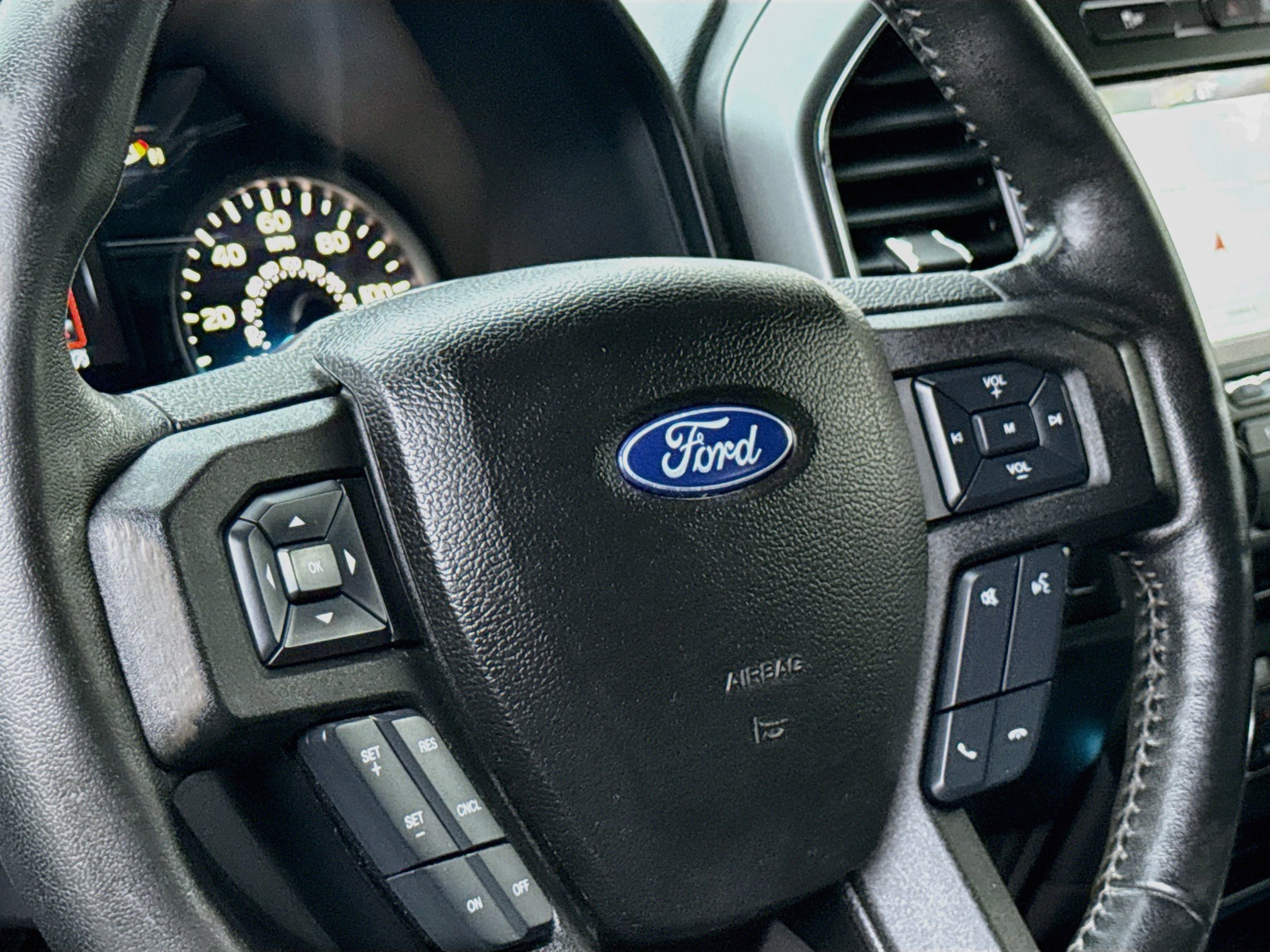 Used 2018 Ford F150 XLT w/ Equipment Group 302A Luxury AWD/4WD image 12