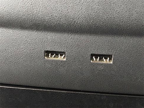 Used 2016 Tesla Model S 70 image 10