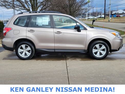 Used 2016 Subaru Forester 2.5i w/ Alloy Wheel Package image 2