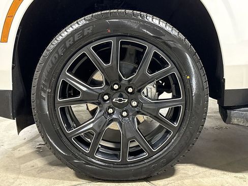 Used 2025 Chevrolet Tahoe Premier AWD/4WD image 29