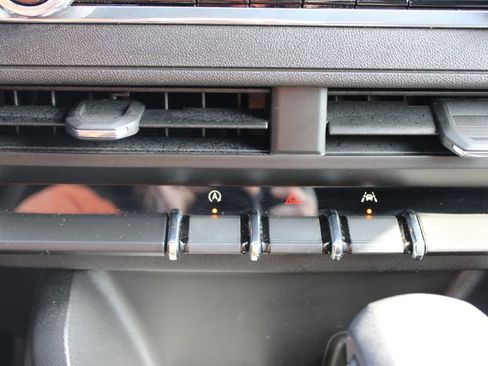 Used 2024 Chevrolet Colorado W/T image 41