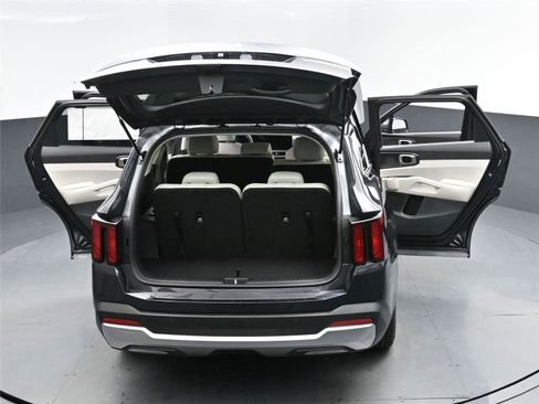 New 2026 Kia Sorento S w/ S Panoramic Sunroof Package image 16