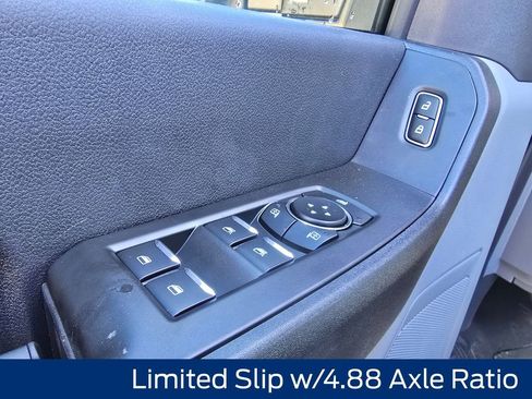 New 2024 Ford F550 4x4 SuperCab Super Duty image 31