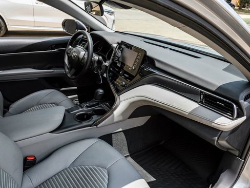 Used 2023 Toyota Camry SE FWD image 17