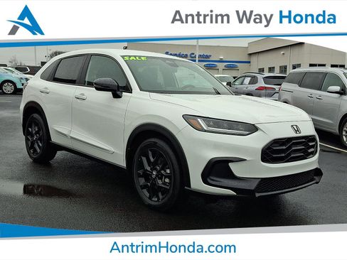 Used 2025 Honda HR-V Sport image 1