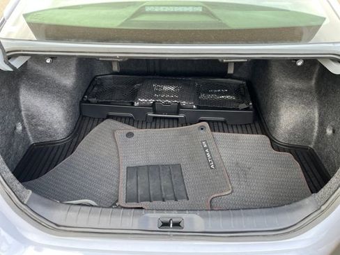 Used 2024 Nissan Altima 2.5 SR w/ SR Premium Package image 11