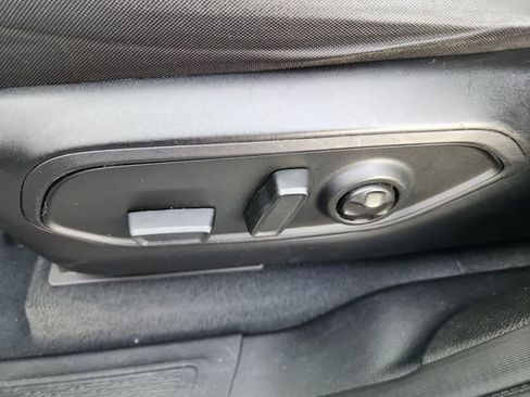 Used 2023 Jeep Grand Cherokee L Laredo image 14