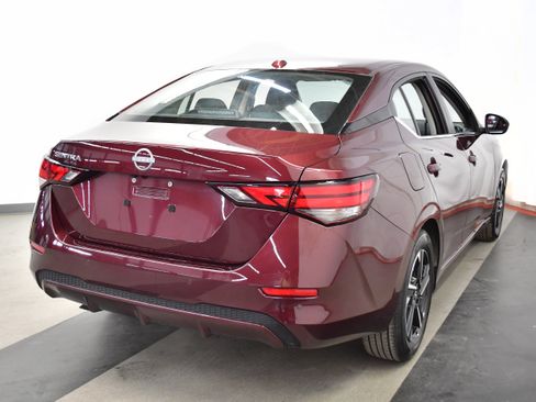 Used 2025 Nissan Sentra SV FWD image 7