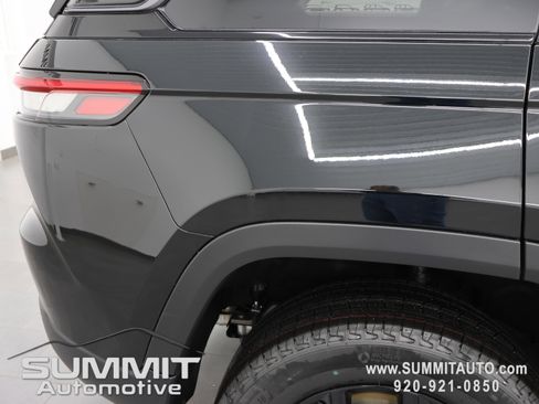 New 2026 Jeep Grand Cherokee Altitude image 26