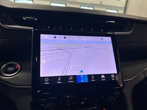 New 2025 Jeep Grand Cherokee Limited w/ Black Appearance Package image 24